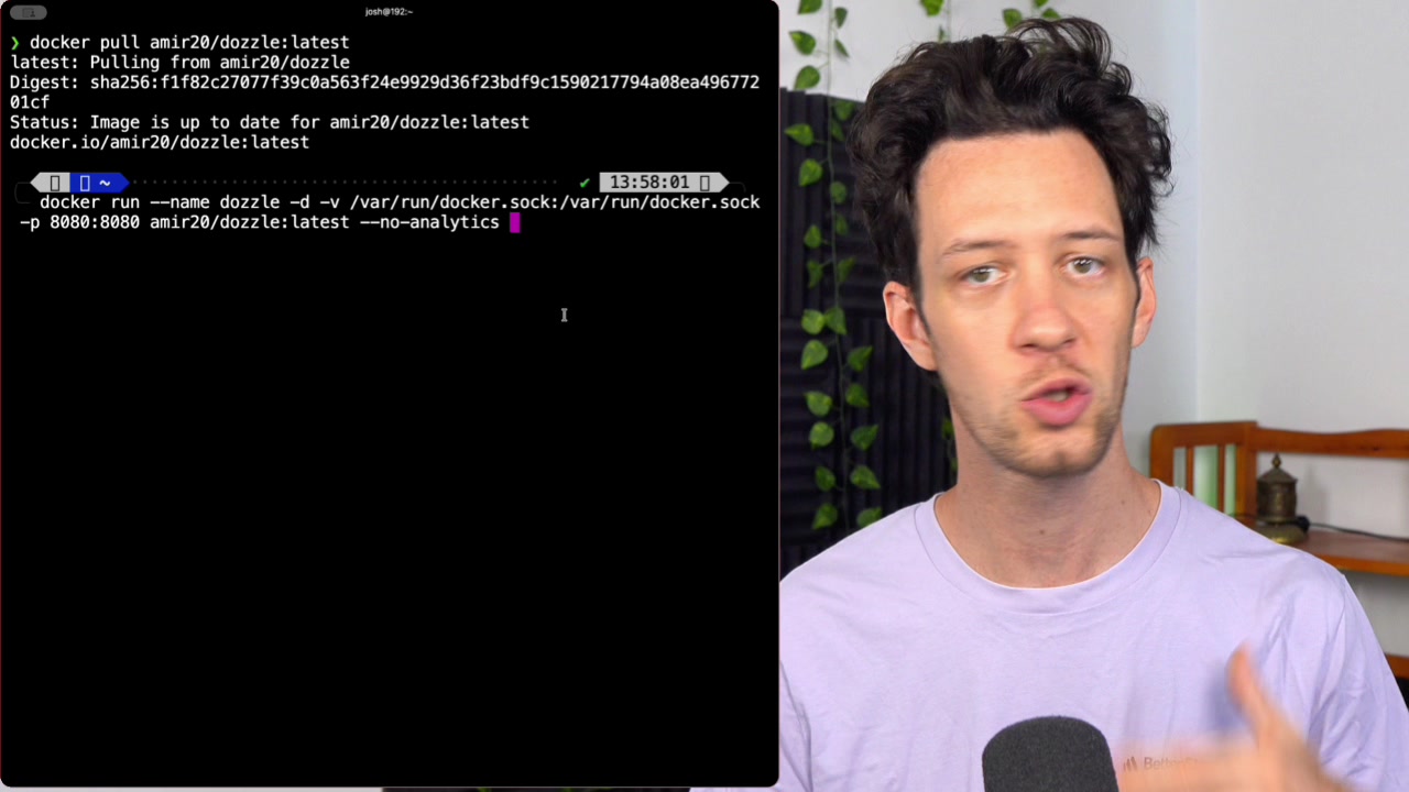 The `docker run` command for starting the Dozzle container, with the port mapping highlighted.